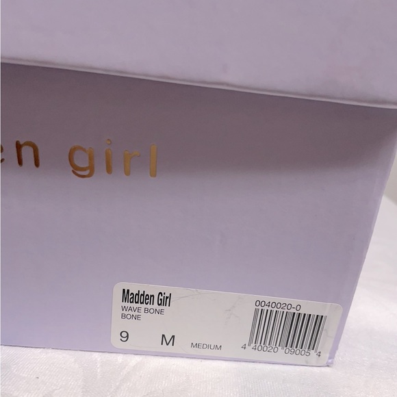 🍦Madden Girl Wavy Women’s Sneaker🍦 - Picture 10 of 13